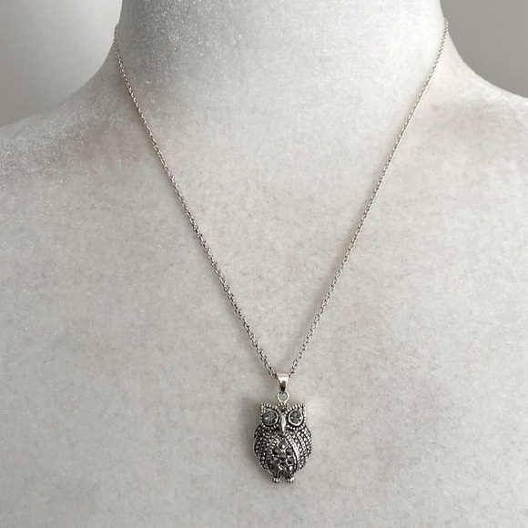 Owl Sterling Silver Marcasite Textured Feathers Hematite Statement Necklace - Picture 3 of 14